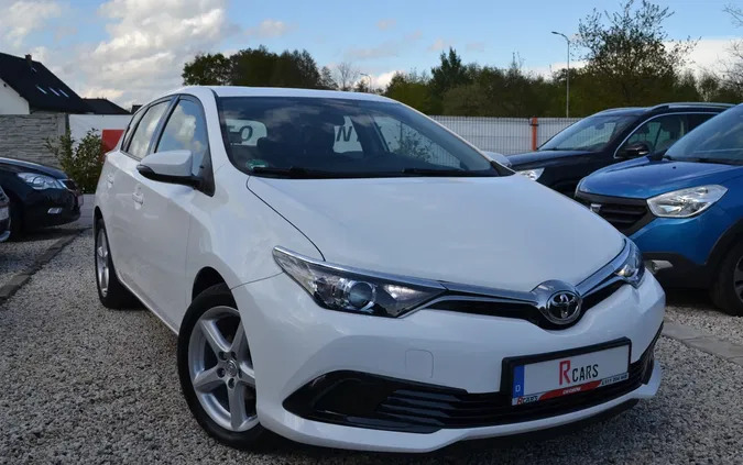 toyota auris Toyota Auris cena 42800 przebieg: 134109, rok produkcji 2017 z Ciechocinek